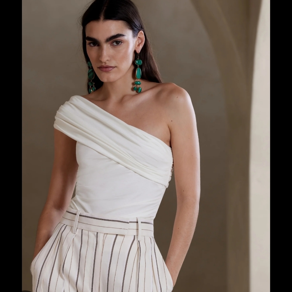 Banana Republic white one shoulder top NWOT size M